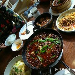 重庆美食全攻略 品味山城的美食与烟火气息